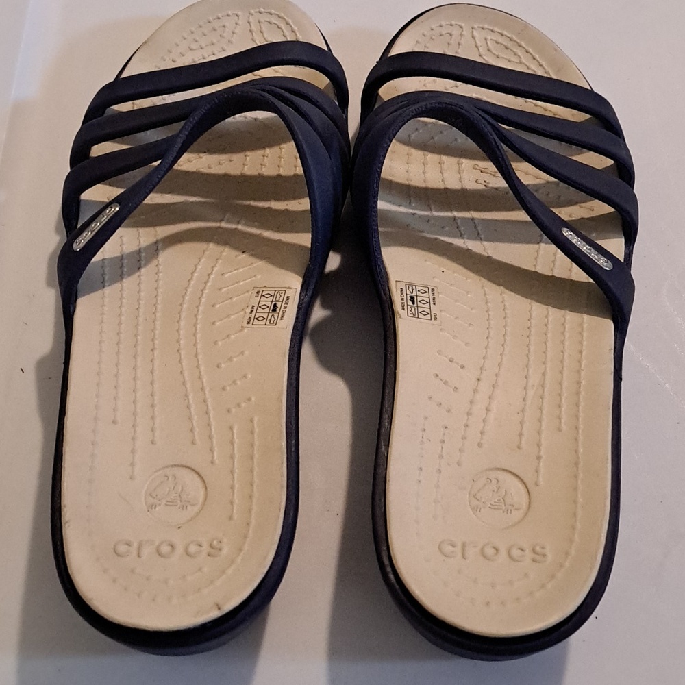 Crocs Rhonda Wedge Sandals Navy Blue Strappy Slide Women's Sz 8/9 - Picture 8 of 8